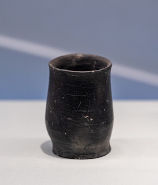 良渚文化黑陶杯