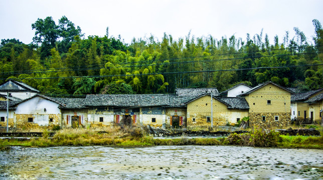 旧山村农舍