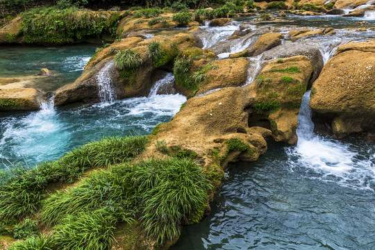 山水溪流