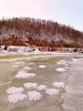 冰封激流河