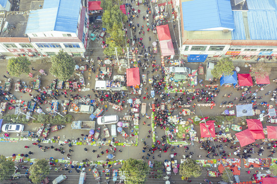 农村春节过年赶集街景