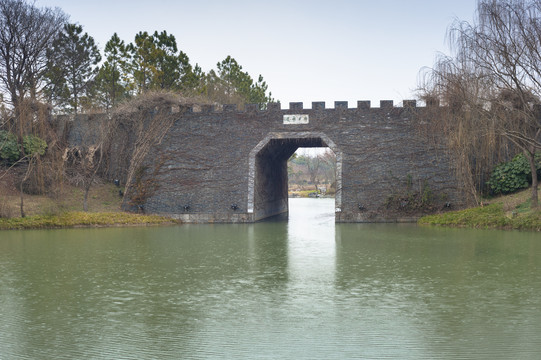 湖上城门