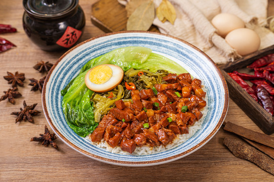 酸菜牛肉饭