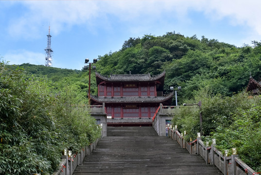 金佛山古佛洞外景