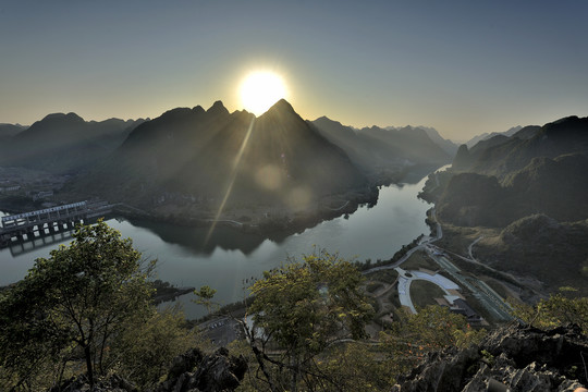 日照山河