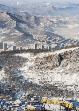 冬天的小山村