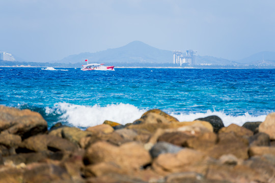 海浪礁石