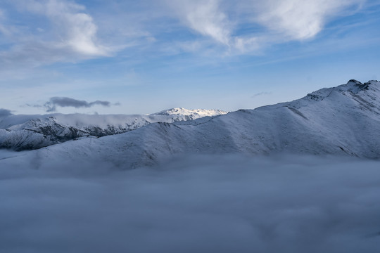 达瓦更扎雪山