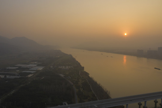 杭州市富阳富春江沿江风光