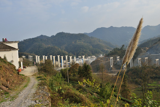 高架桥建设工地