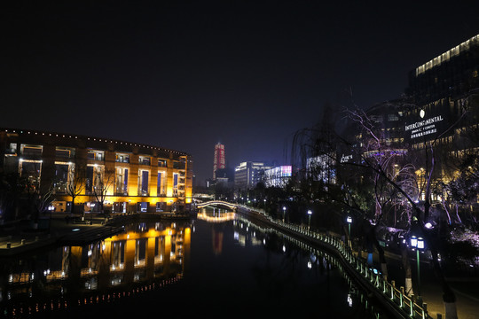 泉城广场护城河夜景