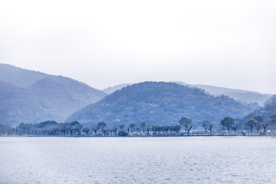 群山叠嶂