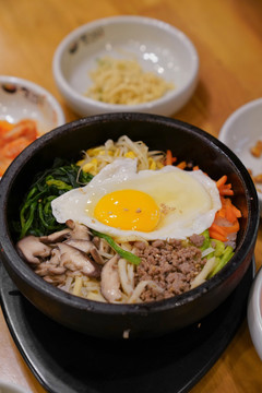 韩国料理朝鲜美食石锅拌饭