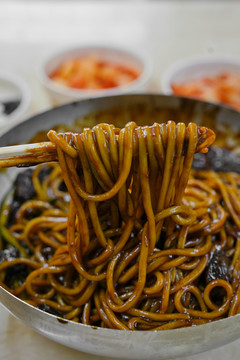 韩国料理朝鲜美食炸酱面