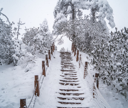 瓦屋山雪景