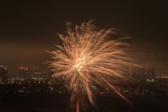 烟花爆炸瞬间