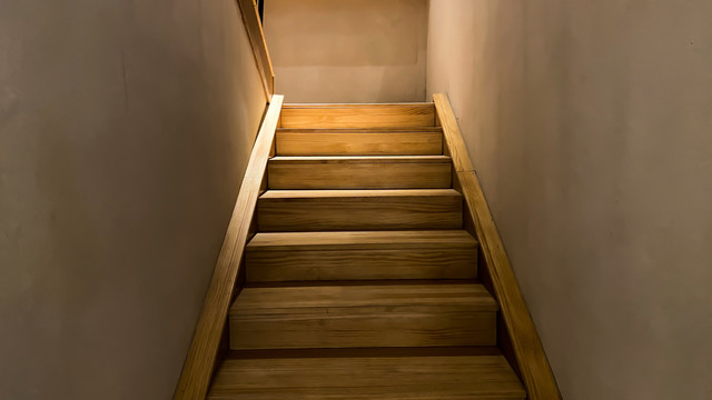 木制楼梯意境空间