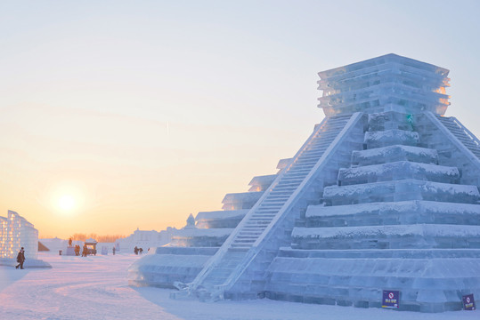 哈尔滨冰雪大世界冰雕雪雕