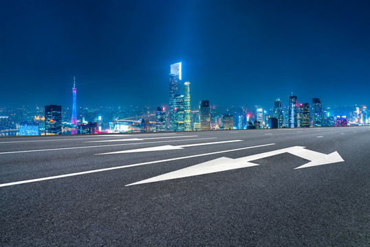 沥青地面和CBD建筑夜景