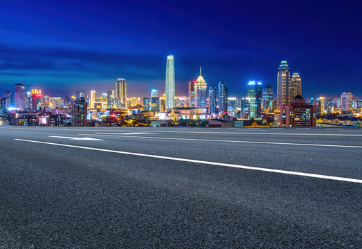 城市道路和城市夜景