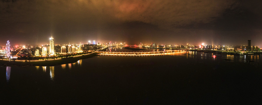 江西南昌大桥夜景全景图