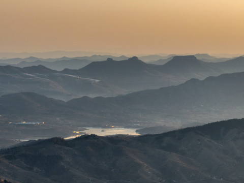 航拍沂蒙山区的山村风光