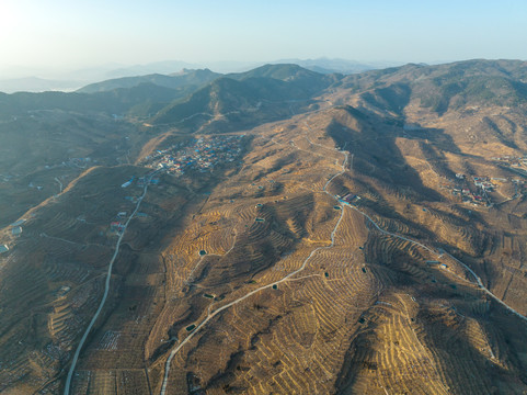 航拍沂蒙山区的山村风光