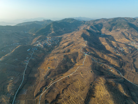 航拍沂蒙山区的山村风光