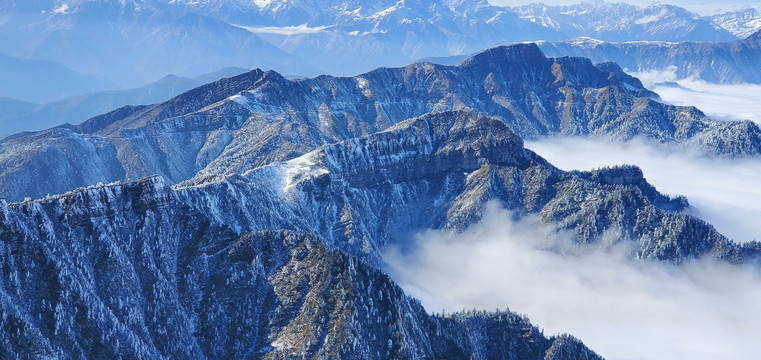 仙境山峰