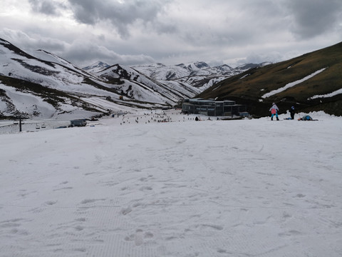 会泽大海草山雪山