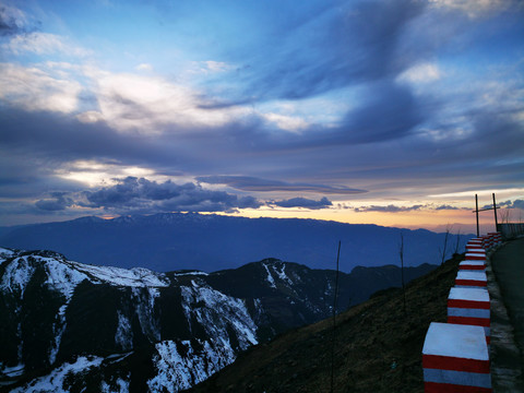 会泽大海草上大雪山停车场