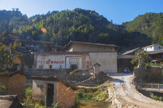 塔下村翻身楼土楼建筑