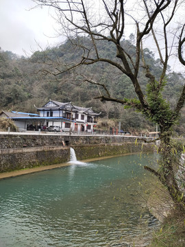 河流與人家