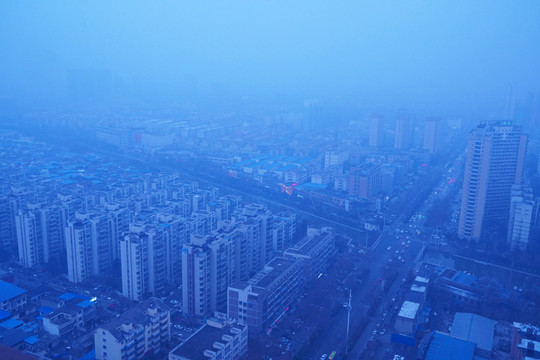 雾天的城市