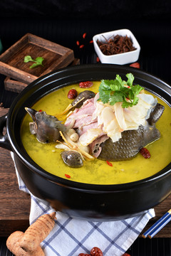 烏雞天麻湯