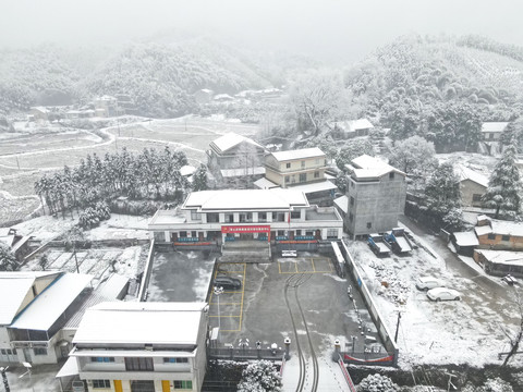 乡村雪景