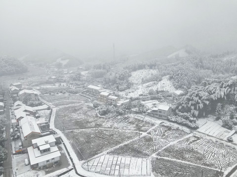 乡村雪景