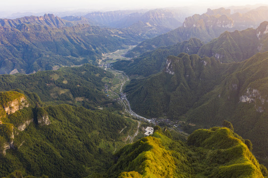 航拍湖南湘西保靖县吕洞山