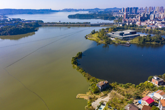 航拍湖南岳阳市城市景观