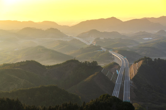 山区高速公路