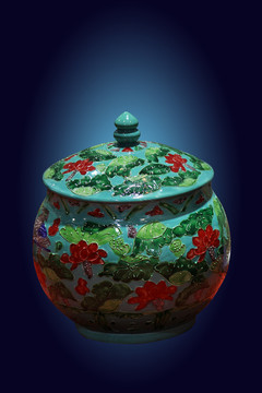 陶瓷雕刻茶叶罐