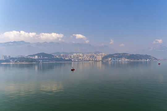 远看湖北宜昌秭归县城全景