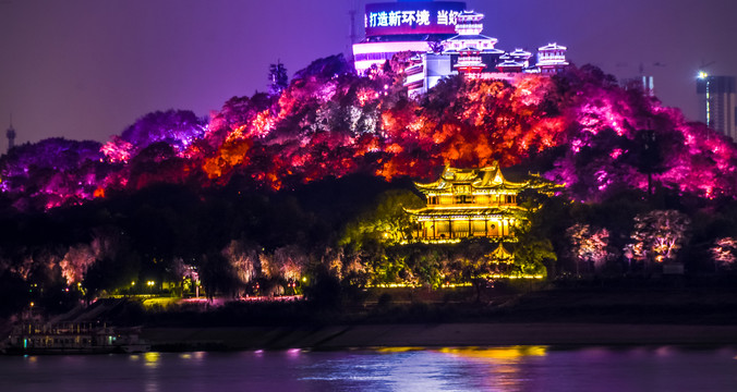 晴川阁夜景