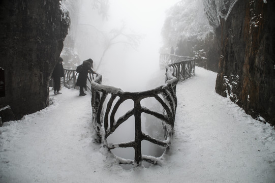 张家界天门山雪景