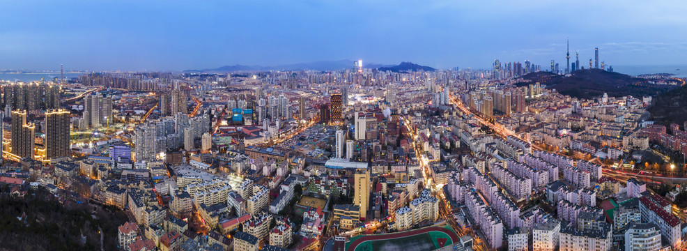 航拍青岛城市天际线夜景