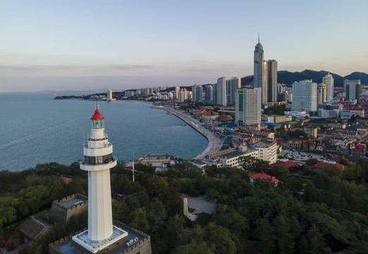 航拍山东烟台海岸线建筑景观