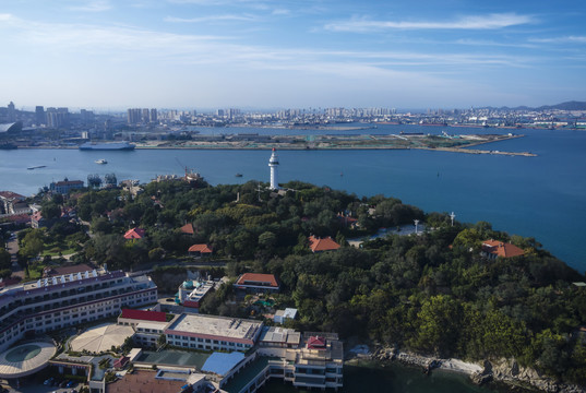 航拍烟台城市海岸线风光全景