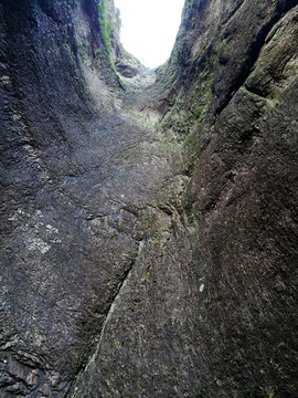 雁荡山中折瀑