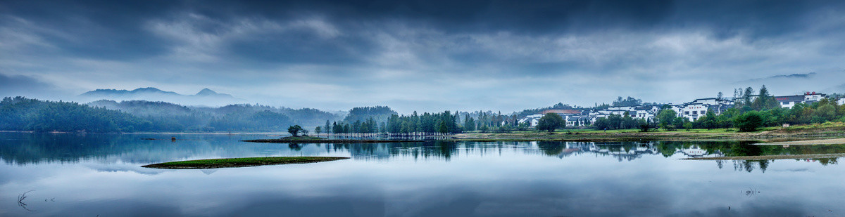 烟雨宏村全景