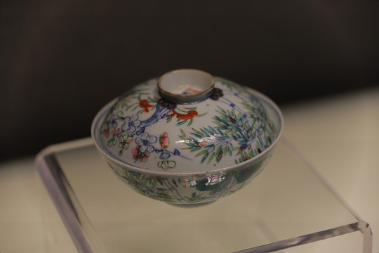 古代精美瓷碗